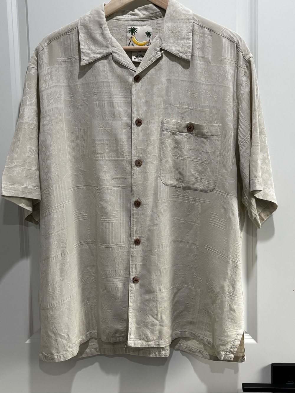 Banana Cabana Men's Short-Sleeve Casual Button-Down Shirt 100% Silk